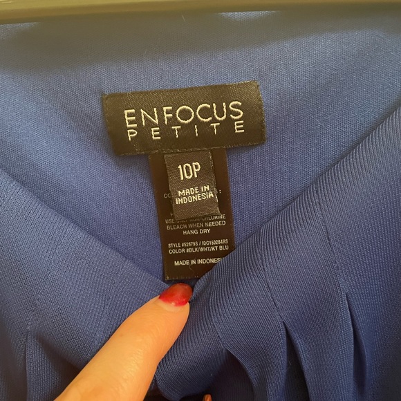 Business/Formal Dress - Picture 3 of 3